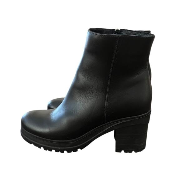 NWOT La Canadienne Percle Almond Toe Black Chelsea Boots – 9.5 M - Picture 3 of 10